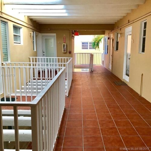 7909 East Dr in North Bay Village, FL - Building Photo - Building Photo
