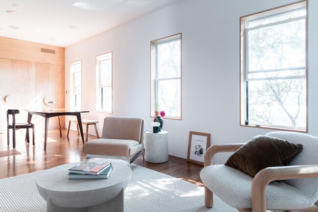 8 Anthony J Grieco Ter, Unit 3 in Boston, MA - Building Photo - Building Photo