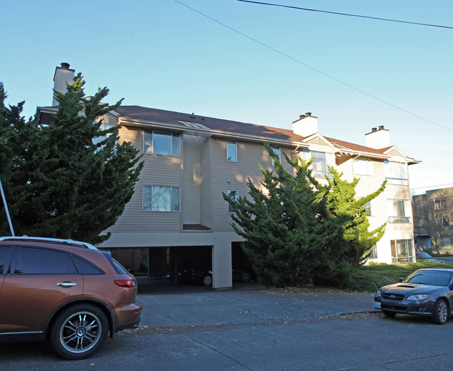 4301 Woodland Park Ave N in Seattle, WA - Building Photo - Building Photo