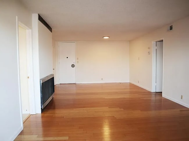 760 W Huntington Dr, Unit APT 11 in Arcadia, CA - Building Photo - Building Photo