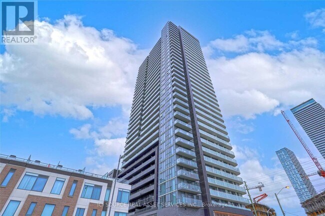 7895 Jane St in Vaughan, ON - Building Photo - Building Photo