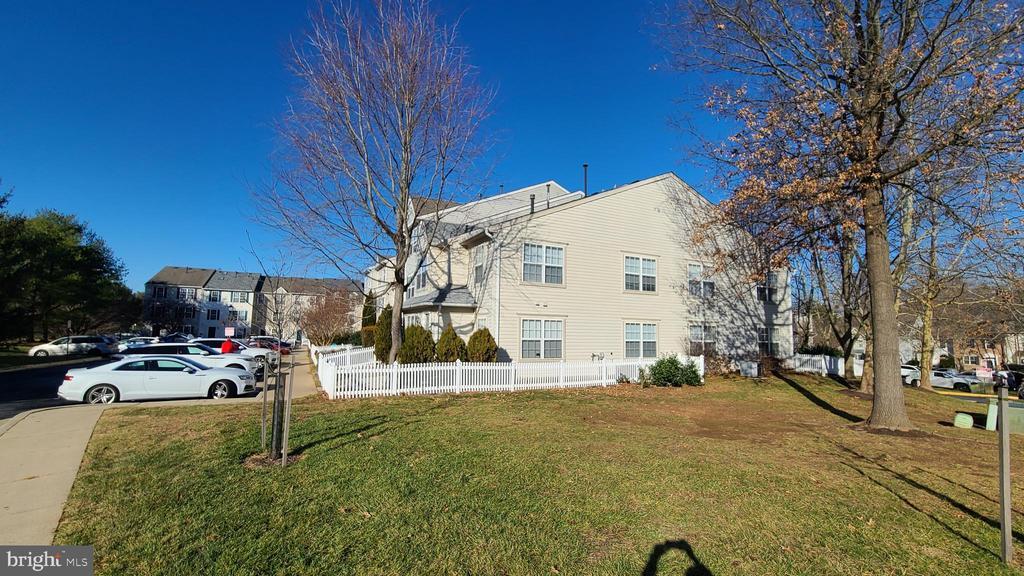 19001 Lark Song Terrace in Germantown, MD - Building Photo