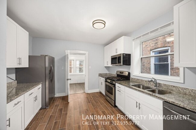 3817 N Sawyer Ave in Chicago, IL - Building Photo - Building Photo