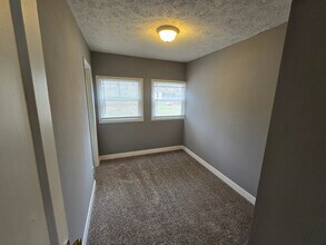 6756 Seward St in Omaha, NE - Foto de edificio - Building Photo