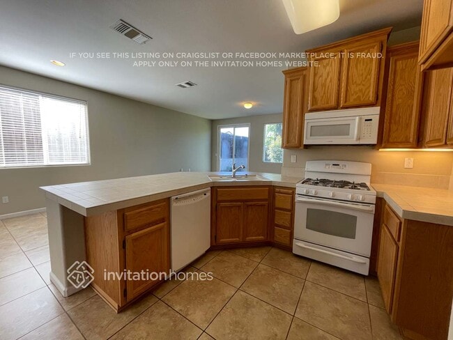 4232 Crumley Way in Antelope, CA - Building Photo - Building Photo