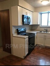 1207 Pine Hollow Rd in Mckees Rocks, PA - Building Photo - Building Photo