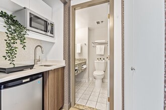 1Eleven in Ottawa, ON - Foto de edificio - Building Photo