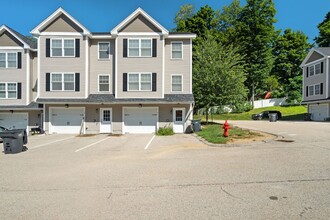 Jefferson Court in Dover, NH - Building Photo - Building Photo