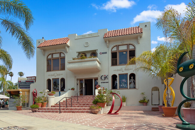 La Jolla Plaza in La Jolla, CA - Building Photo - Building Photo