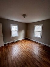 1034 E Lexington Ave in High Point, NC - Foto de edificio - Building Photo