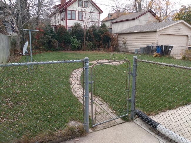 1530 Wisconsin Ave in Racine, WI - Building Photo - Building Photo