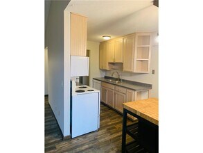 932 Westbrooke Way in Hopkins, MN - Building Photo - Building Photo