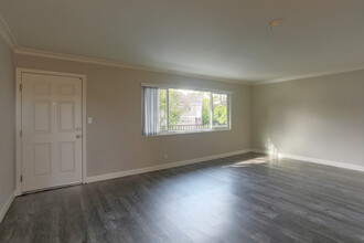 658 Sierra Vista in Mountain View, CA - Building Photo - Interior Photo