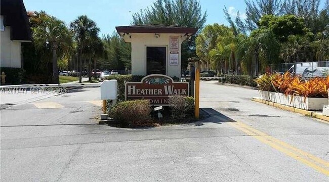 9006 SW 137th St in Miami, FL - Building Photo - Building Photo