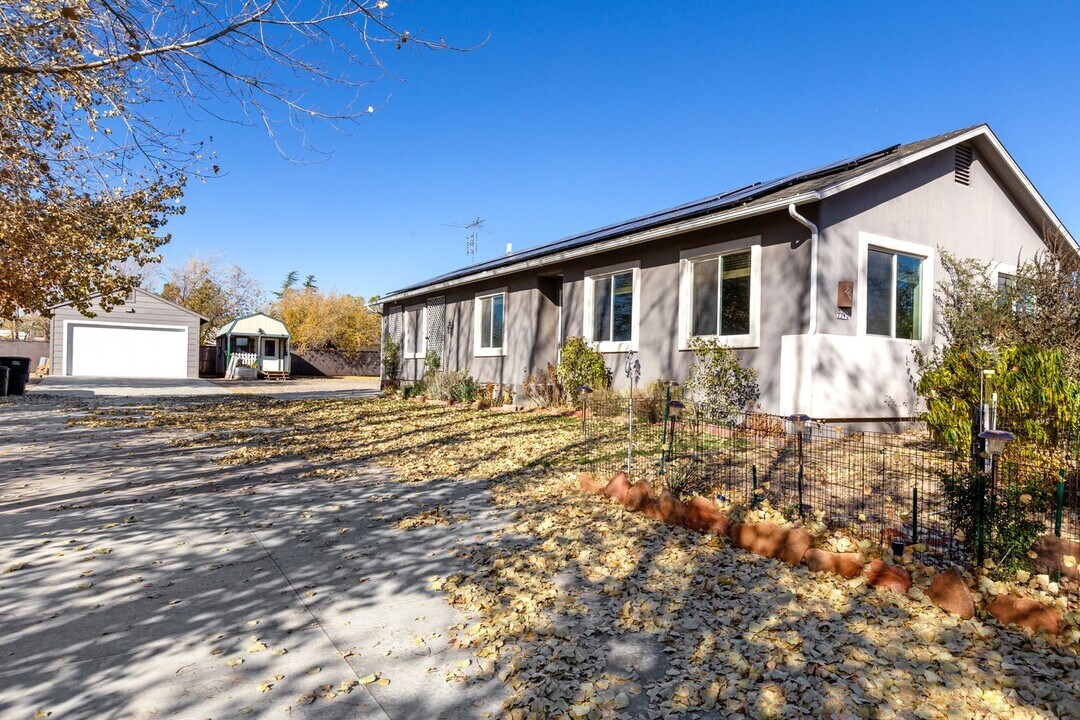 3340 N Lizard Ln in Chino Valley, AZ - Building Photo