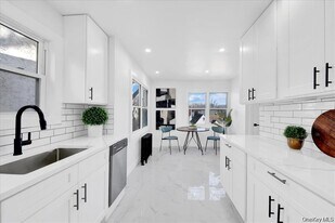 20 Mersereau Ave in Mount Vernon, NY - Building Photo