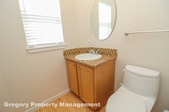 15720 NE 95th Way in Redmond, WA - Building Photo - Building Photo