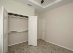 4906 N Hiawatha Dr in Pharr, TX - Building Photo - Building Photo