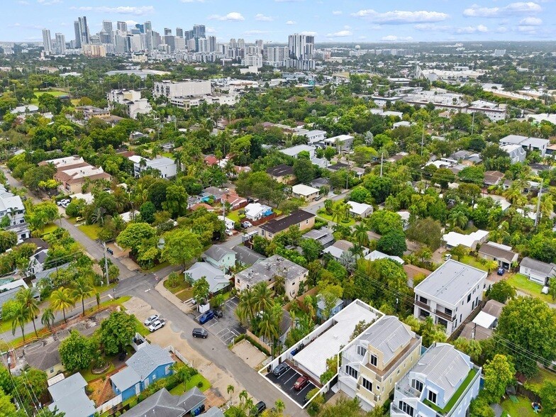 1219 NE 14th Ave, Unit 4 in Fort Lauderdale, FL - Building Photo