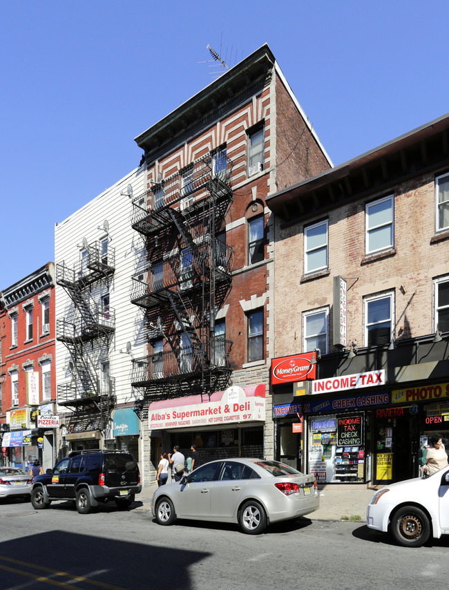 97 Market St in Paterson, NJ - Building Photo - Building Photo