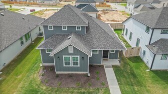 187 Everglades Dr in Niederwald, TX - Building Photo