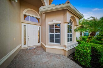 7668 Greenbrier Cir in Port St. Lucie, FL - Building Photo - Building Photo