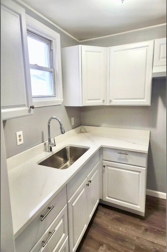 22-24 Lawn Avenue - Unit #1F