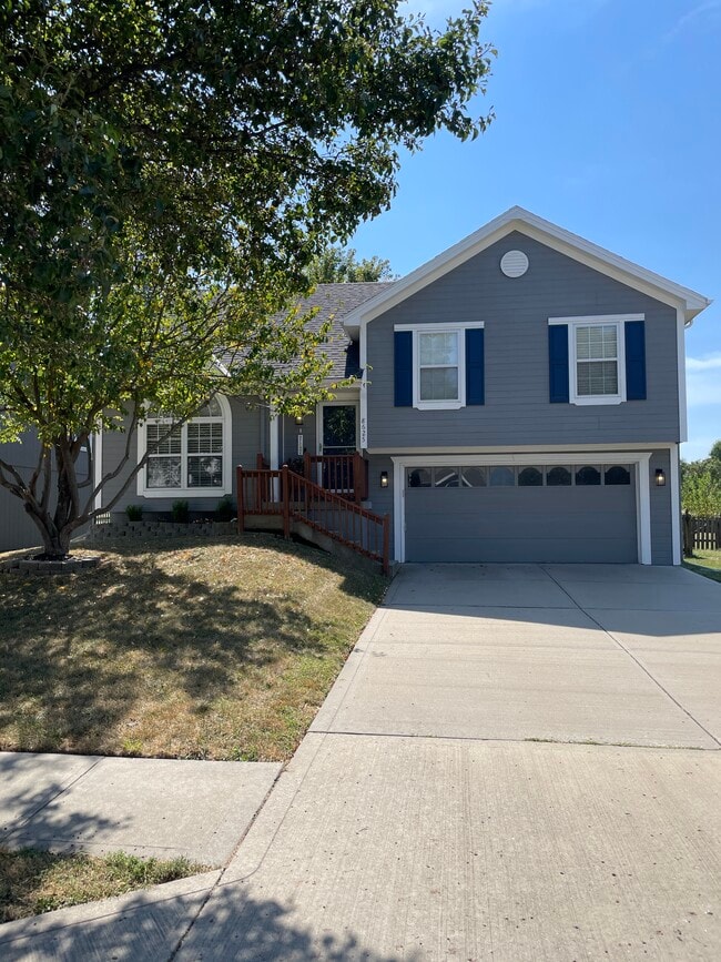 property at 8625 NE 112th St