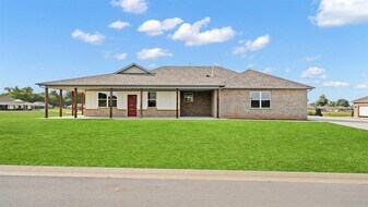 217 Olde Ml Ct in Jones, OK - Building Photo