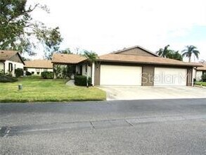 376 Oak Hill Dr in Sarasota, FL - Building Photo - Building Photo
