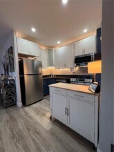 536 14th St, Unit 304 in Miami Beach, FL - Building Photo - Building Photo