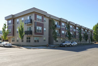 Louis York Apartments in Portland, OR - Building Photo - Building Photo