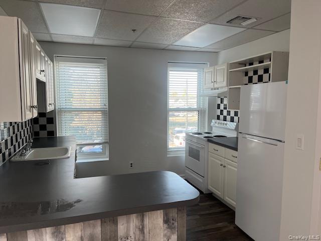 138 South St in Oyster Bay, NY - Building Photo