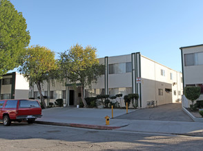 19124 Bryant St in Northridge, CA - Building Photo - Other