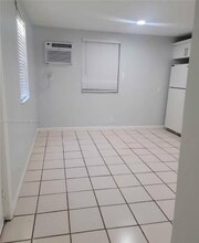 4901 SW 98th Avenue Rd in Miami, FL - Building Photo - Building Photo