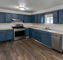 4440 Fairview Dr in Toledo, OH - Building Photo