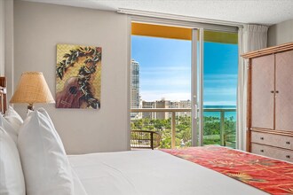 2045 Kalakaua Ave in Honolulu, HI - Building Photo - Building Photo