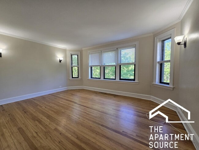 property at 716 Reba Pl