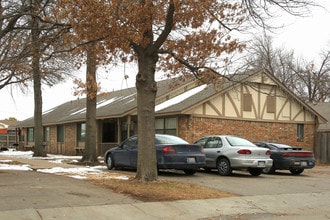 The Virginia Lee Apartments in Tulsa, OK - Building Photo - Building Photo