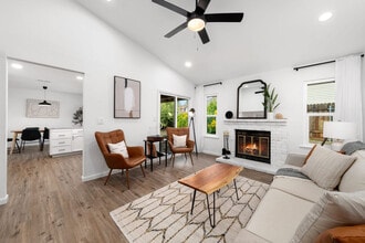 4501 Wrenford Way in Sacramento, CA - Building Photo - Building Photo