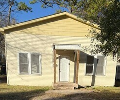2550 Pierce St in Beaumont, TX - Building Photo