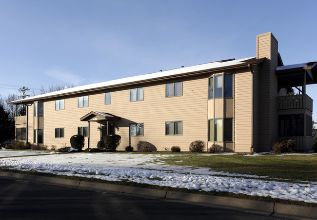 3100 Riverwood Dr in Hastings, MN - Building Photo - Building Photo