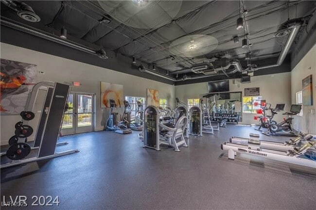 property at 540 W Horizon Ridge Pkwy