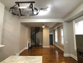 521 E 13th St, Unit 3 in Cincinnati, OH - Building Photo - Building Photo