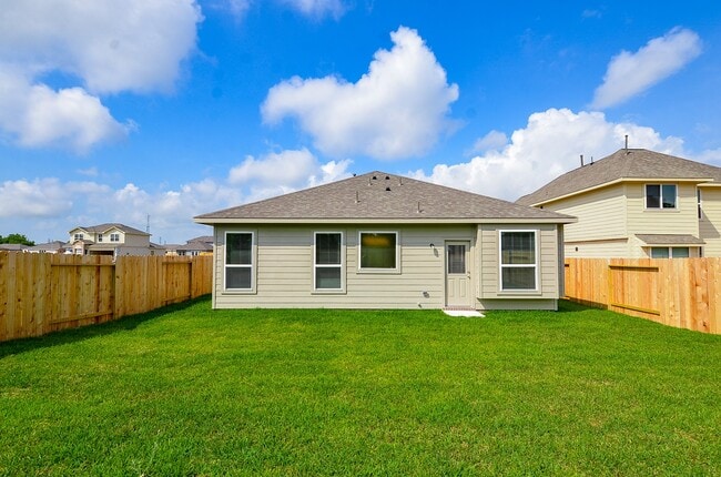 property at 3434 Riverside Glen Ln