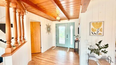 3266 Westmont Dr in Fallbrook, CA - Foto de edificio - Building Photo