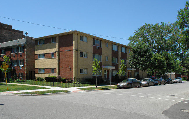 7000 S Cregier Ave in Chicago, IL - Building Photo - Building Photo