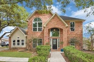 11915 Helene Ct in Pinehurst, TX - Building Photo