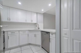 7856 SW 102nd Ln-Unit -7856 in Miami, FL - Foto de edificio - Building Photo