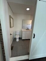 413 McCarty Hollow Rd in Telford, TN - Building Photo